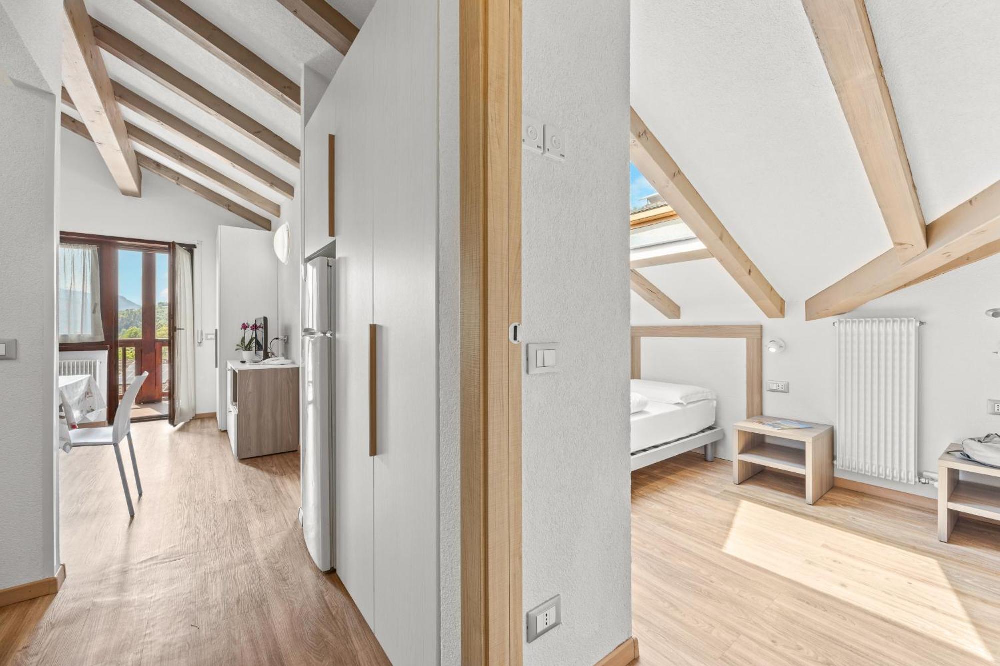 Aparthotel Des Alpes Cavalese Exterior photo