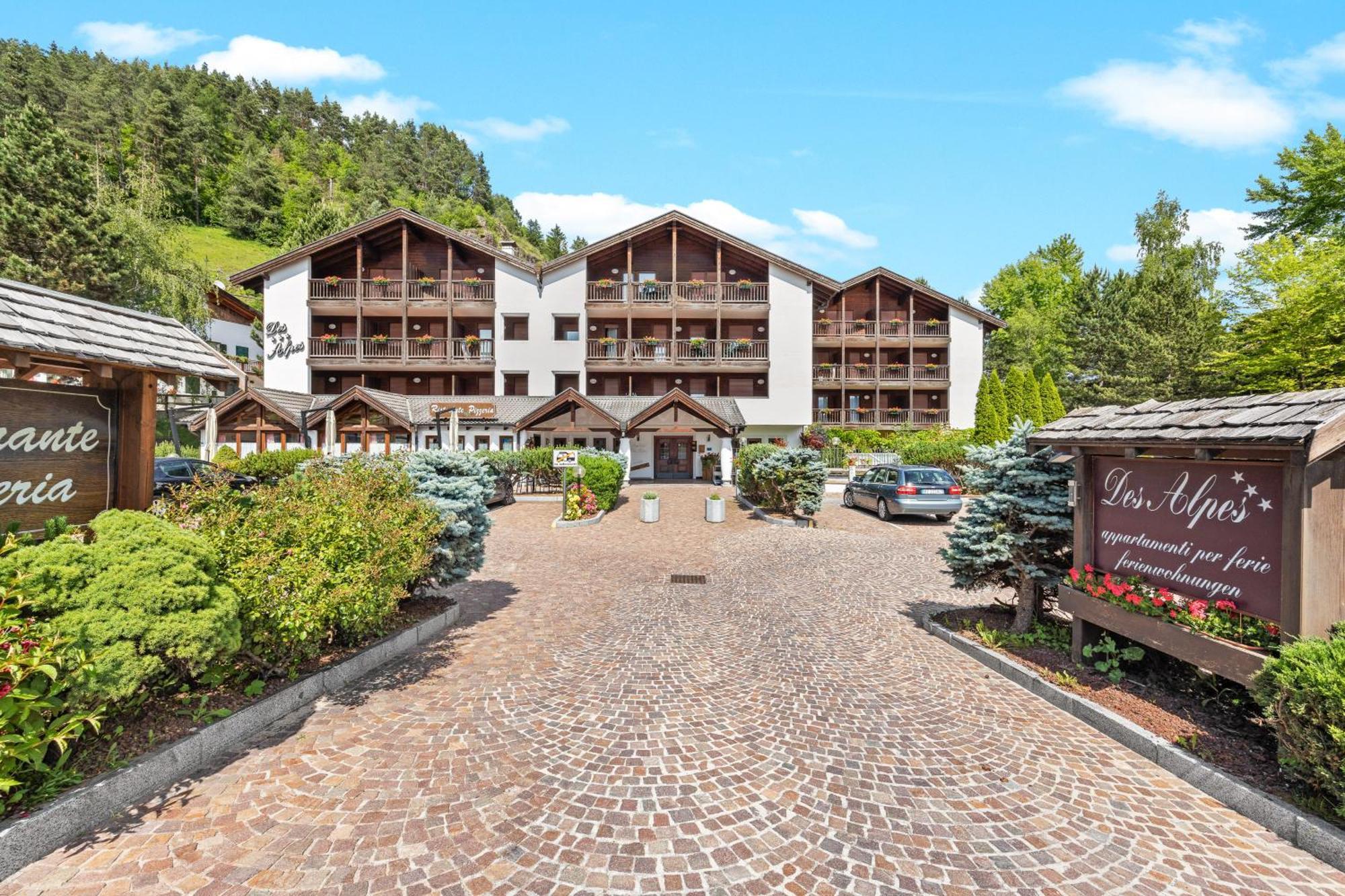 Aparthotel Des Alpes Cavalese Exterior photo