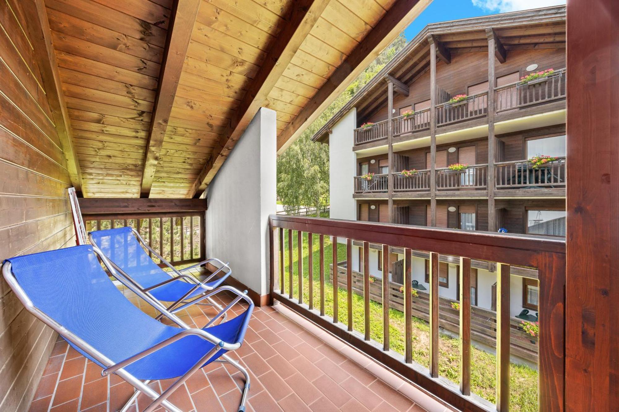Aparthotel Des Alpes Cavalese Room photo