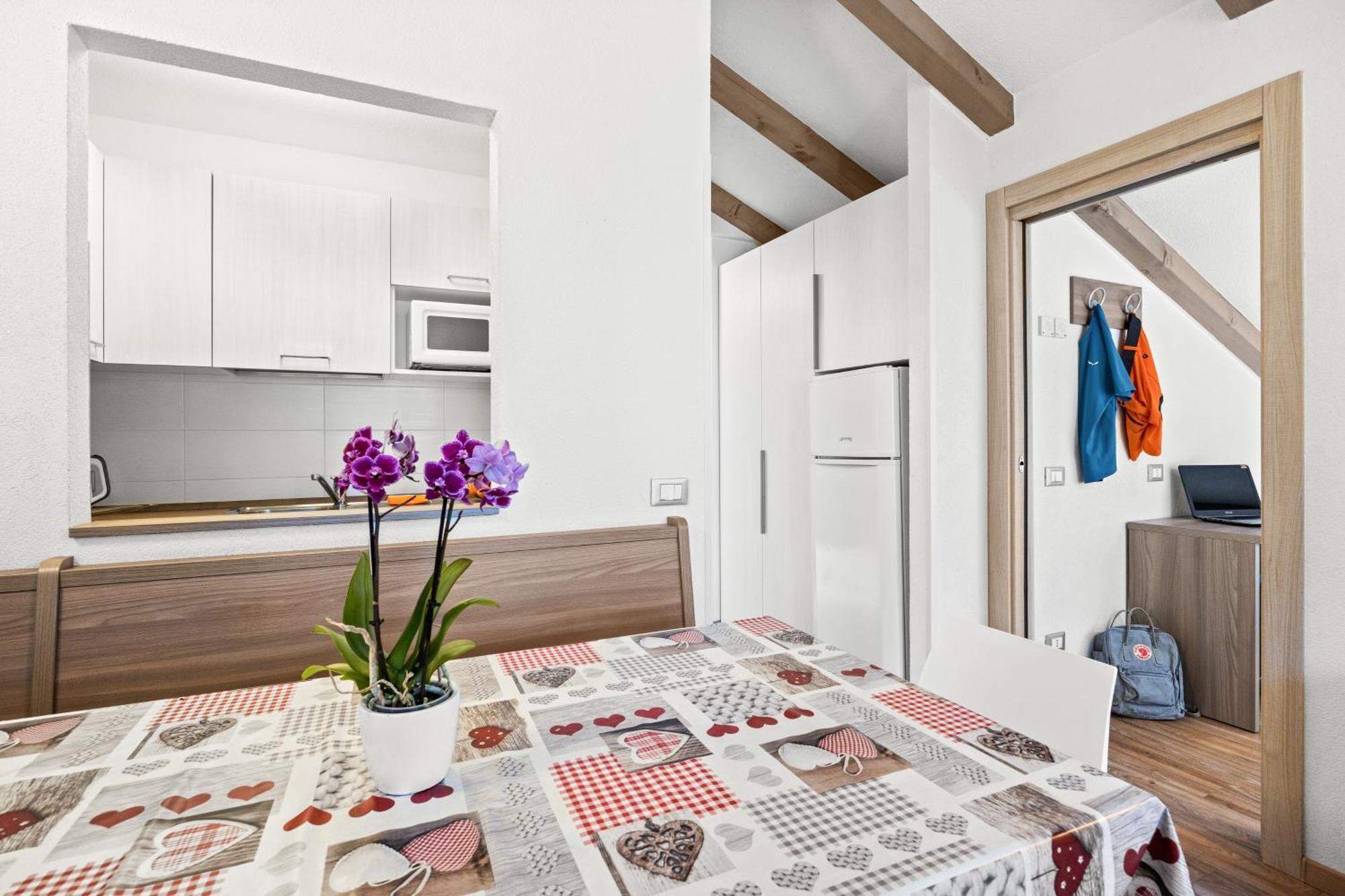 Aparthotel Des Alpes Cavalese Room photo